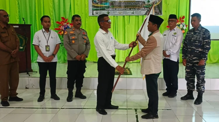 Sekda Tanimbar Lepas Kafilah MTQ Tanimbar Ikui MTQ XXXI Maluku 2026.