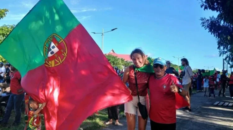 Turis Asing Ikut Meriahkan Pawai Selebrasi Pendukung Portugal di Saumlaki