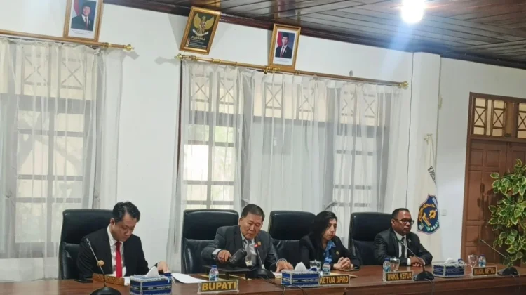Ketua DPRD Tanimbar Pimpin Rapat Paripurna Ranperda APBD  Tahun 2025