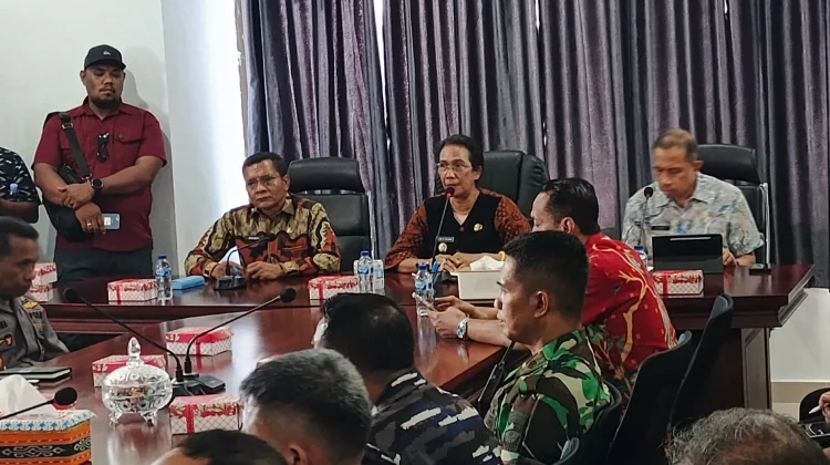 Wabup Tanimbar Gelar Rapat Maraton Pemda Tanimbar Siap Total untuk PSN Blok Masela.
