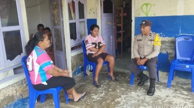 Bhabinkamtibmas Desa Lorwembun Gelar Door to Door System