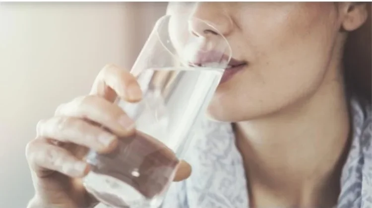 Manfaat Minum Air Hangat bagi Kesehatan