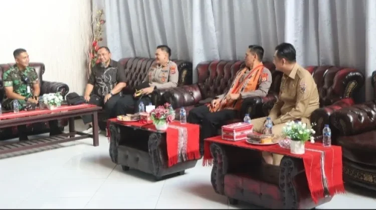 Kapolres Kepulauan Tanimbar Sambut Kedatangan Kapolda Maluku