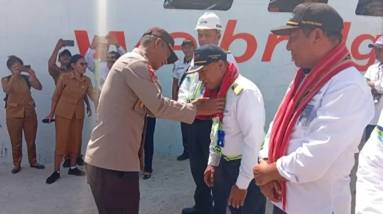 Kapolsek Wermaktian Hadiri Peresmian Pelayanan Perdana KMP Temin