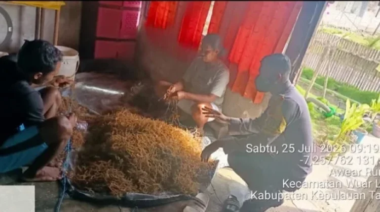 Bhabinkamtibmas Desa Awear Rumngeur Gelar Bacarita Kamtibmas