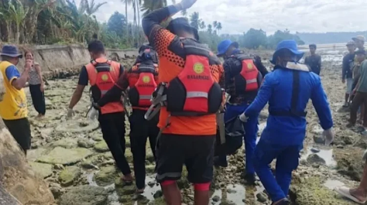Tim SAR Gabungan Berhasil Evakuasi Korban Laka Laut