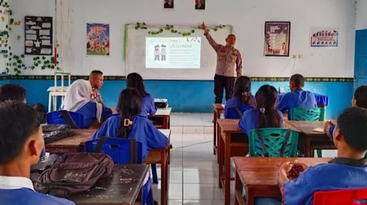 Polres Kepulauan Tanimbar Gelar Program “Polisi Mengajar” RRI