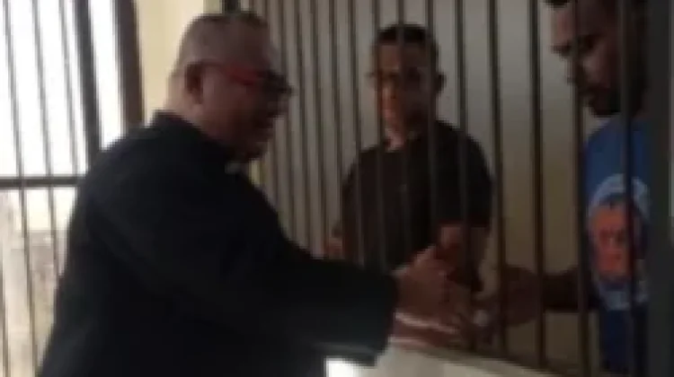 RD Ponsio Ongirwalu Hadirkan Kasih Kristus bagi Para Tahanan di Polres KKT