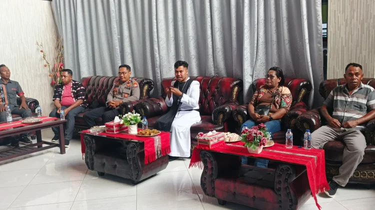 Umat Stasi Kristus Raja Tumbur Sambut Kedatangan Bruder Pius Laware SYP