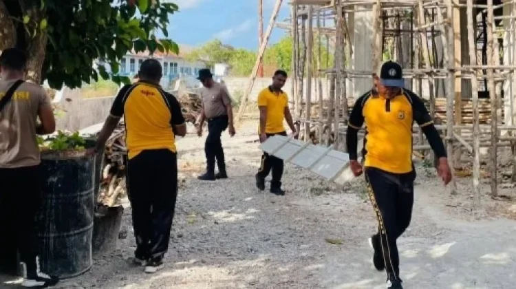 Jajaran Polsek Selaru Wujudkan Kepedulian Sosial