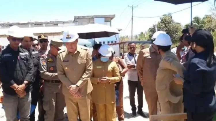 Awali Pembangunan Puskesmas Romean Bupati Tanimbar, Ricky Letakan Batu pertama.