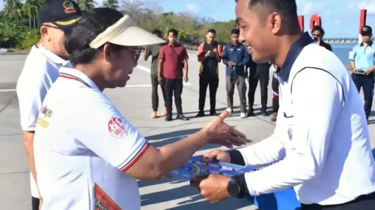 Forkopimda Tanimbar Olahraga Bersama Lanal Saumlaki Sambut HUT ke-81 TNI AL