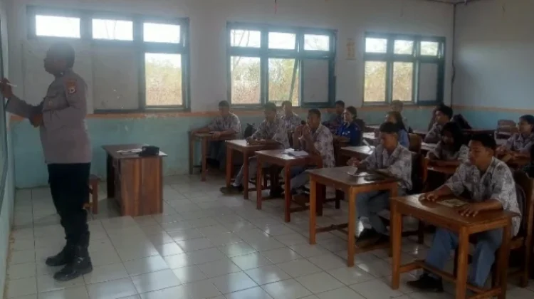 Polsek Wermaktian Gelar Program "Polisi Mengajar"