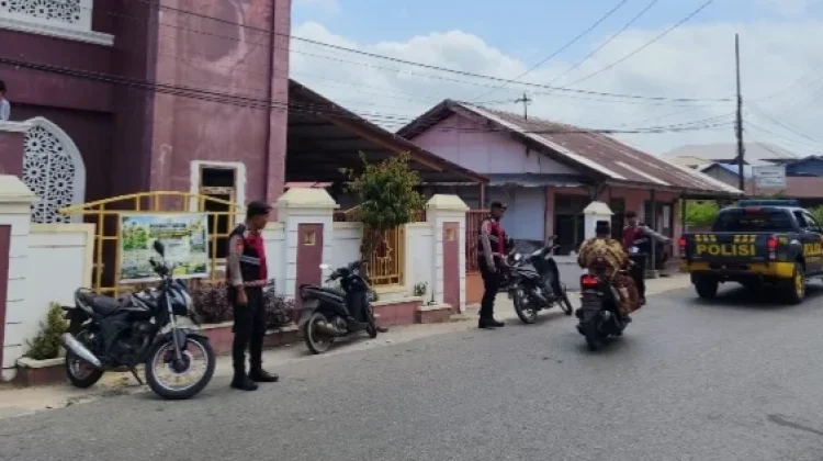 Sat Samapta Polres Kepulauan Tanimbar Amankan Sholat Jumat