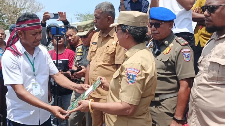 Pemda Tanimbar, Terima Aspirasi Masyarakat Dukung Tolak HPH di Yamdena.
