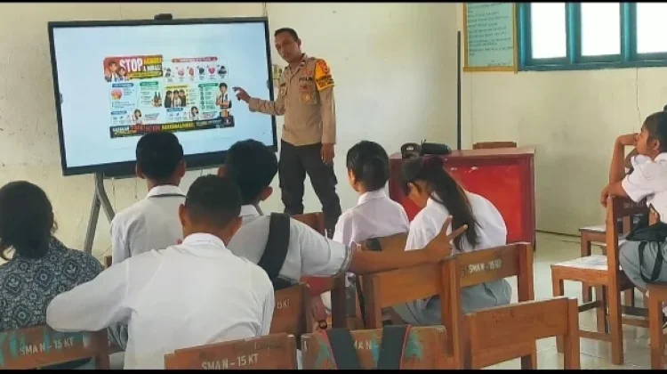 Bhabinkamtibmas Tutukembong Gelar Program Polisi Mengajar