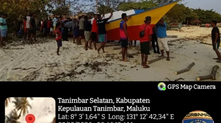 Bhabinkamtibmas Matakus Ikut Turunkan Motor Laut Warga
