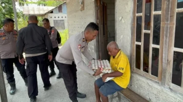 Polsek Tansel Gelar Aksi Berbagi Kasih Bagi Lansia