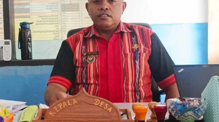 Ukiran Kayu Desa Tumbur Datangkan Wisatawan Manca Negara