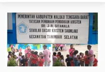 Siswa SD Kristen Saumlaki Warnai Valintine Day Berbagi Kasih
