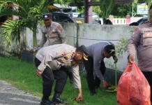 Personel Polres Kepulauan Tanimbar Kompak Bersihkan Mako
