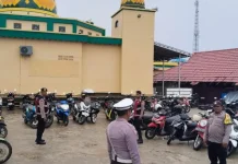 Sat Lantas Polres Kepulauan Tanimbar Amankan Sholat Jumat