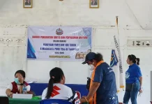 Wabup Tanimbar Salurkan Bantuan dan Pelayanan Kesehatan Gratis