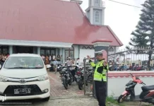 Sat Lantas Polres Kepulauan Tanimbar Jamin Keamanan Ibadah Minggu