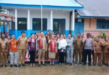 Bupati dan Wabup Tanimbar Tinjau Langsung Jalan Rusak dan Gedung SD-SMP di Ritabel