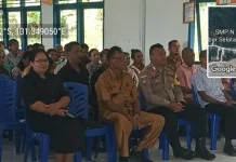 Bhabinkamtibmas Wowonda Hadiri Syukuran HUT SMP Negeri 4