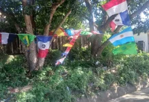 Penjual Bendera Timnas Mulai Menjamur jelang Pildun