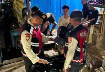 Polisi  Evakuasi Jasad Warga yang Hanyut
