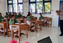 Polsek Selaru Gelar "Polisi Mengajar" di SMAN 5
