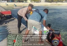 Bhabinkamtibmas Matakus Bantu Warga Kumpulkan Hasil Kopra