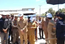 Awali Pembangunan Puskesmas Romean Bupati Tanimbar, Ricky Letakan Batu pertama.