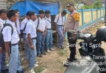 Bhabinkamtibmas Keliobar Sapa Para Pelajar
