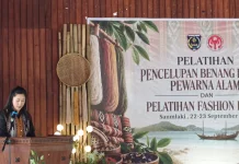 Dekranasda Dorong Inovasi Pewarna Alami dan Fashion Moderen Tenun Tanimbar