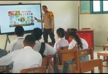 Bhabinkamtibmas Tutukembong Gelar Program Polisi Mengajar