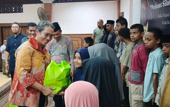 Wakil Bupati Serahkan Santunan Ramadan untuk 40 Penerima