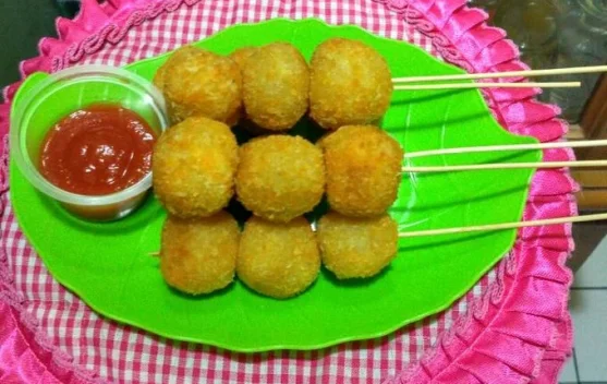 Kisah Inspiratif ibu Martha Ubah Camilan Cilok Goreng Jadi Sumber Rejeki