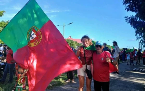 Turis Asing Ikut Meriahkan Pawai Selebrasi Pendukung Portugal di Saumlaki