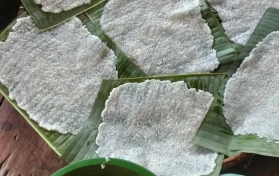 Sentuhan Kreatif Kuliner Rumahan: Kerupuk Singkong Olilit Timur Diminati