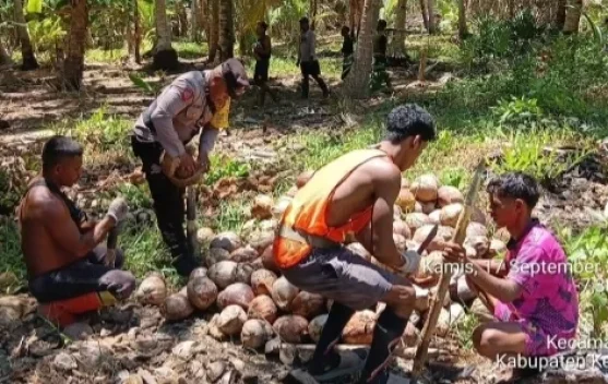 Bhabinkamtibmas Desa Romnus Sambangi Warga