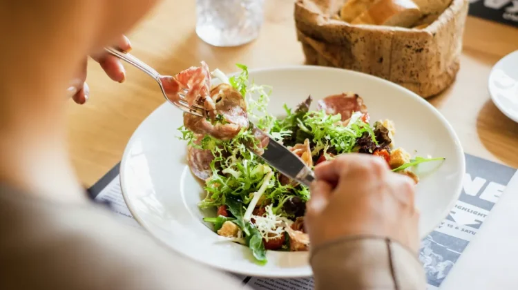 Makan Malam Ramadhan Gagalkan Diet?
