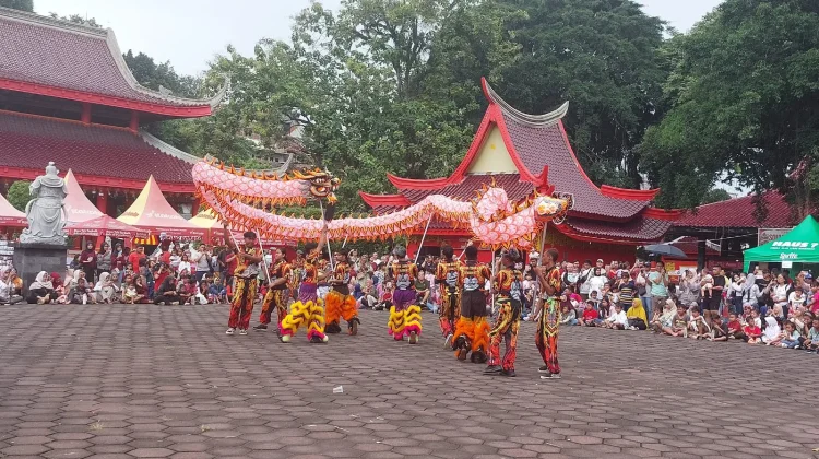 Layaknya Musik, Harmoni Imlek Satukan Perbedaan di tengah Masyarakat