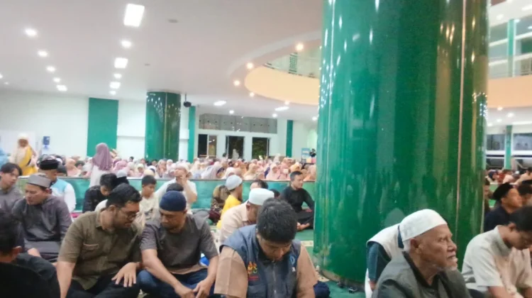 Tarawih Perdana, 500 Jemaah Padati At-Taqwa Muhammadiyah Semarang