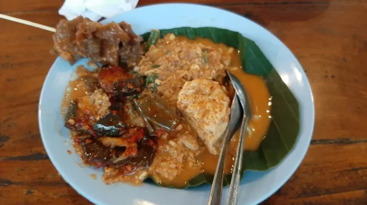 Sambel Tumpang,  dari Sisa Bukan Berarti Tak Berharga