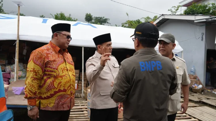 Wamenag dan Ketua MPR Tinjau Bencana Tanah Tegal