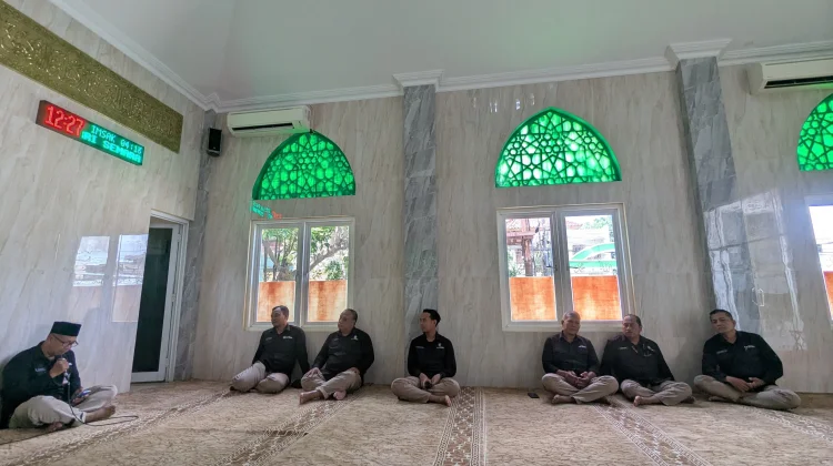Lelah Beribadah Tak Pernah Sia-sia, Ini Pesan Kajian Ba'da Zuhur RRI
