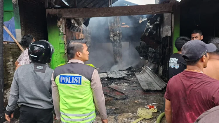 Percikan Kecil Berujung Petaka, Bengkel di Pemalang Ludes Terbakar